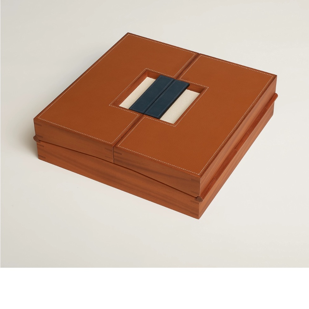 HERMES Macao Mahjong. Elegant Brown Leather Accessory Box